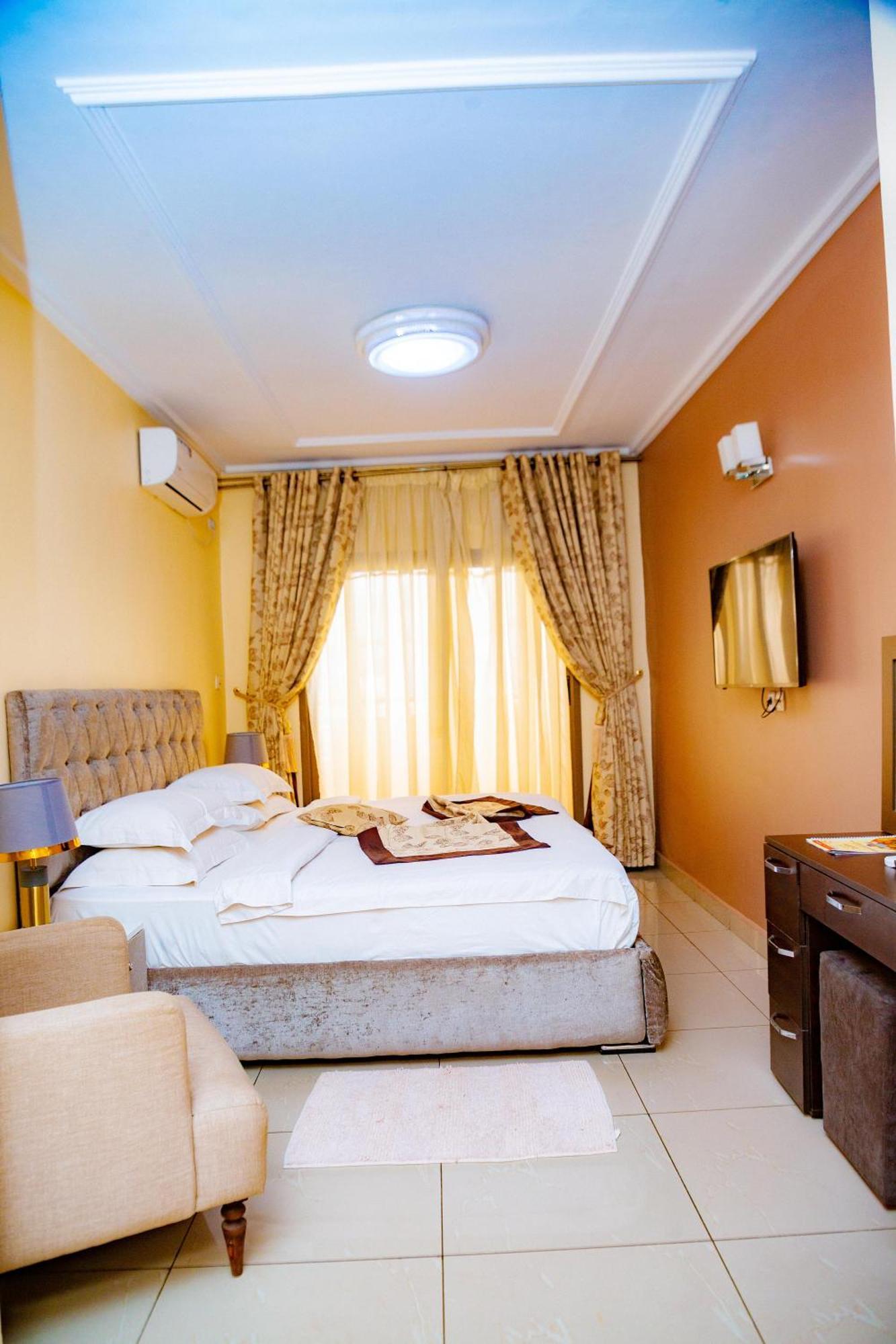 Loumia Premium Bonapriso Apartman Douala Kültér fotó
